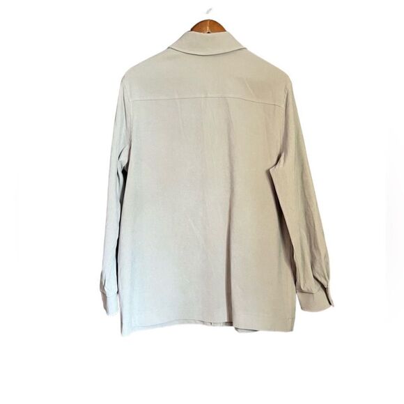 3 for $30! Cleo button up shirt with pockets. Size large - Picture 10 of 10